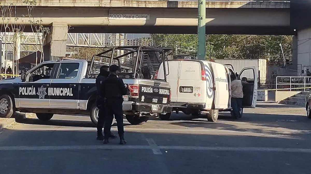 Matan a joven en riña afuera de la estación Periférico Sur